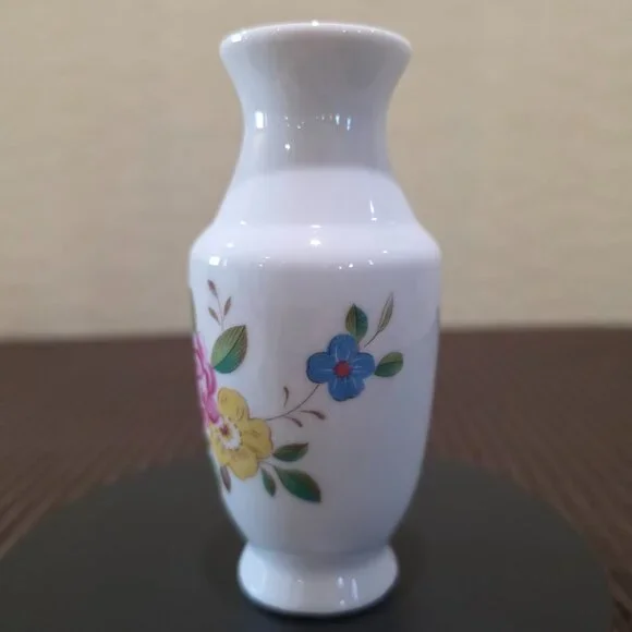 Vintage Made in China Miniature Flower Transfer Design White Vase - Picture 8 of 12